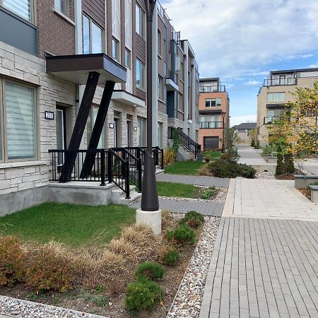 Wateridge Luxury Condos Отава Екстериор снимка